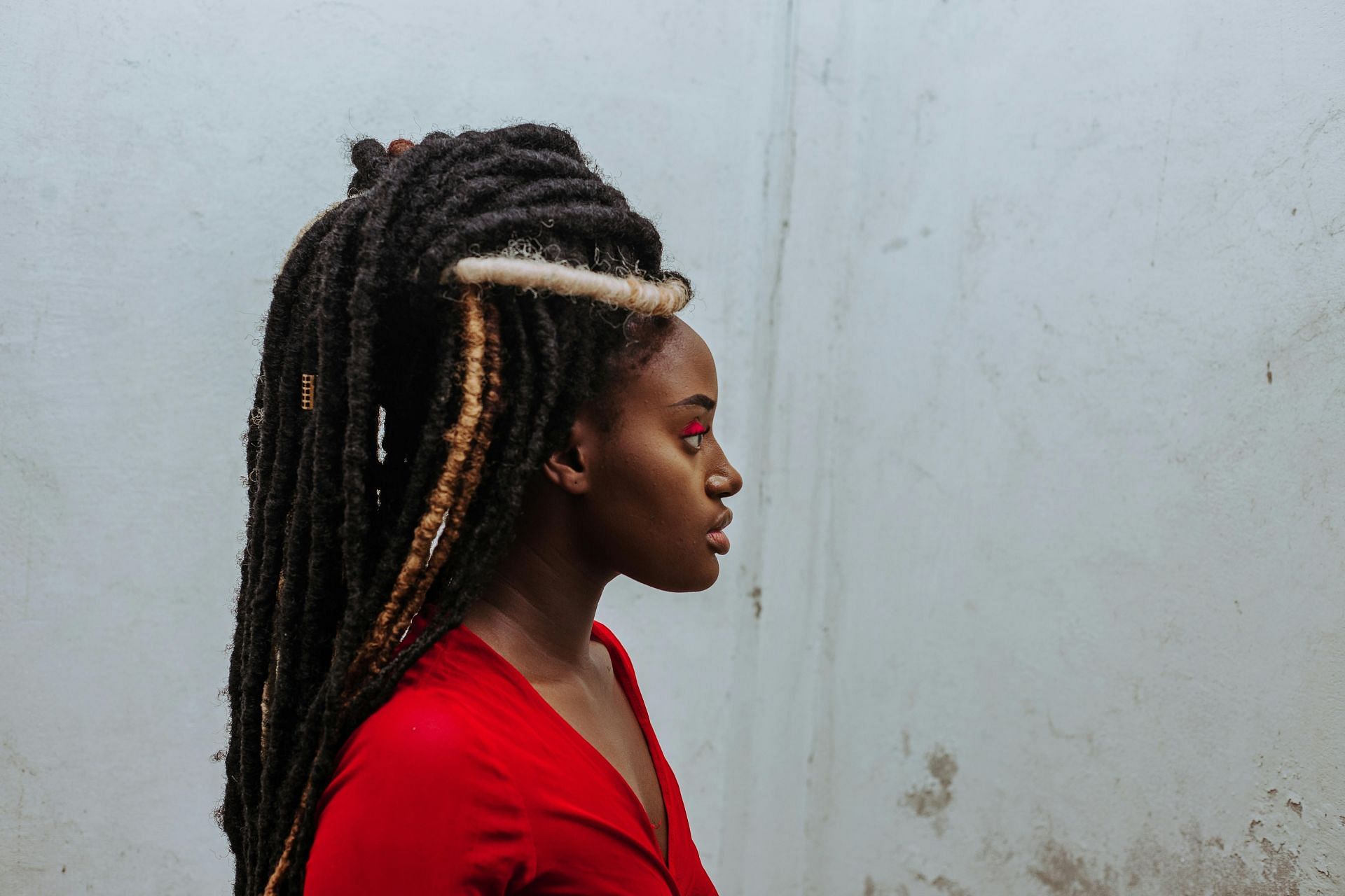 There are various types of trauma that can impact us. (Image via Pexels/Asiama Junior)